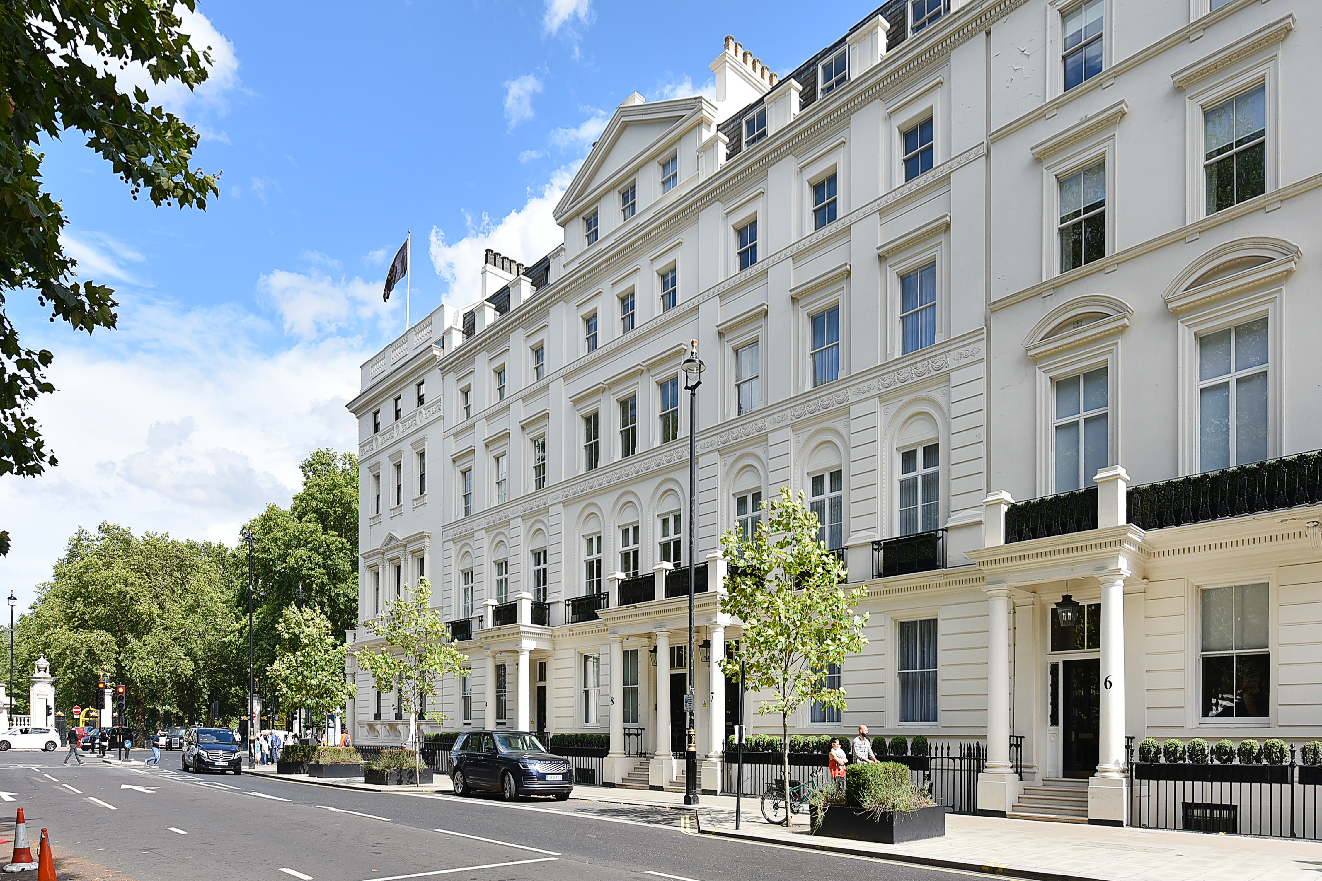 THE APARTMENTS, BUCKINGHAM GATE, LONDON SW1 – McLaren Specter