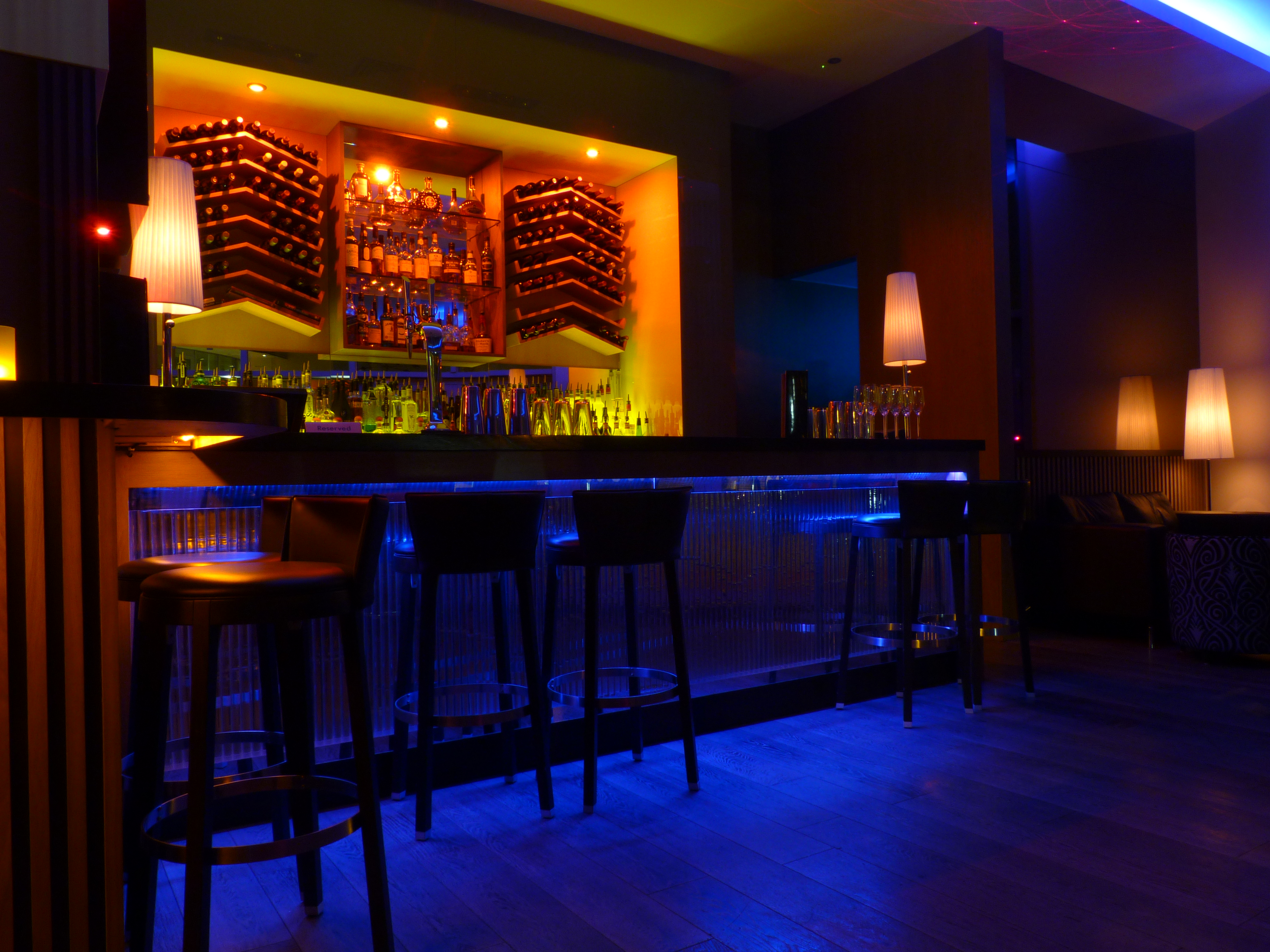Champagne Bar London SW11 – McLaren Specter